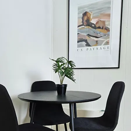 In Tromso, Located Between The Arctic Cathedral And The Cable Car Apartment Tromso