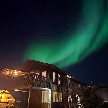 In Tromso, Located Between The Arctic Cathedral And The Cable Car Appartement Tromsø